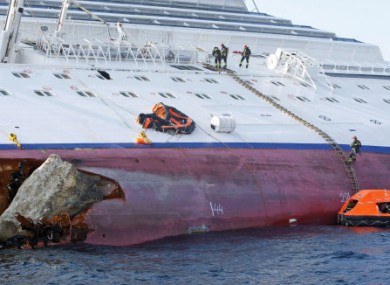 Divers resume search of costa concordia