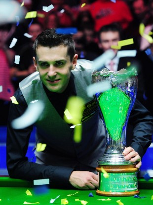 Mark Selby poses with his new trophy.