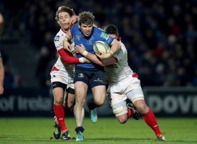 Gordon D'Arcy tries to breakthrough the Sacrlets defence.