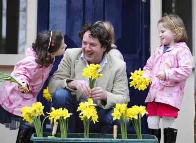 Hello flower! Diarmuid Gavin and two little helpers launch Daffodil Day.