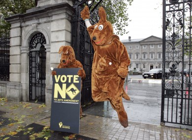 Oireachtas inquiries are limited to making observations of fact because of the rejection of a referendum in 2011, which drew some criticisms that the referendum could create 'kangaroo courts'.