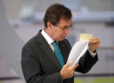 TDs will debate Alan Shatter's performance this evening and tomorrow, ahead of a vote on his future tomorrow night.
