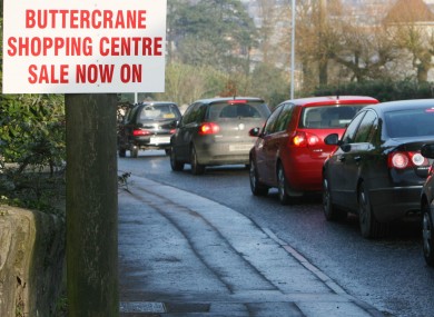 Shoppers from the Republic of Ireland queuing to to get into Newry in December 2008.