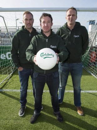 Jason McAteer, Robbie Fowler and Didier Hamann in Dublin yesterday.