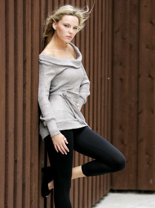 Sarah Morrissey models Savida fashions (not the designs at issue though).