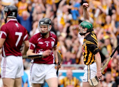 Henry Shefflin salutes his second half point from play.