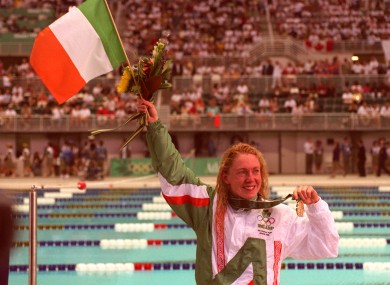 Michelle Smith flies the Irish flag at the Georgia Tech Aquatic Center after winning her second gold medal.