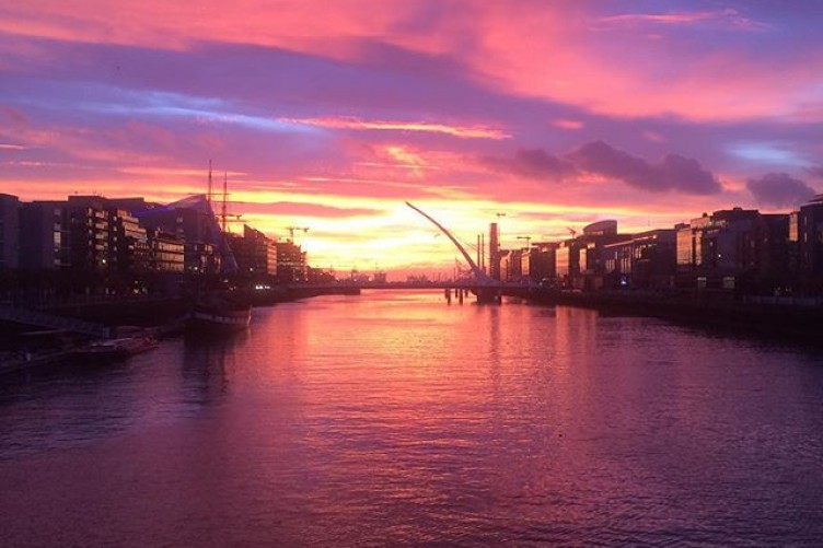 the sunrise over dublin this morning was absolutely stunning