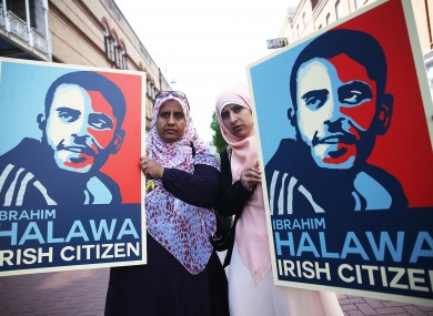 Nosayba (left) and Somaia Halawa, sisters of Ibrahim Halawa, on Grafton Street in Dublin's city centre.