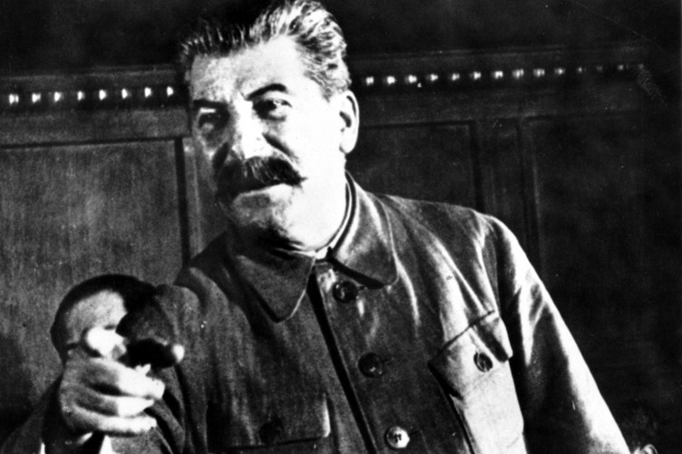 Смешные спасибо за внимание со сталиным. Сталин расстрелять фото. Сталин со словами расстрелять. Расстреляй его 2. Сталин иосиф виссарионович расстрелять.