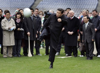 He didn't tog out, but Chinese vice-president Xi Jinping still gave the ball a fair old whack at Croke Park earlier today.