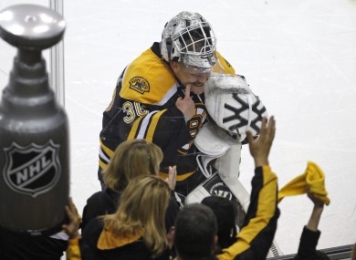 Boston netminder Tim Thomas tells Bruins fans to keep smiling