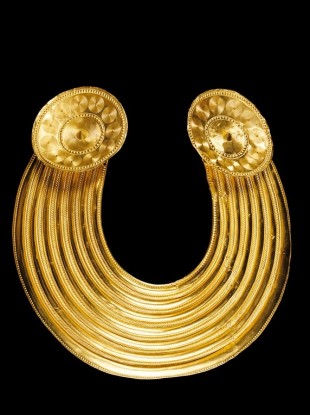 The Gleninsheen gorget