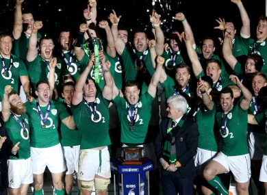 Paul O'Connell lifts the Six Nations trophy.