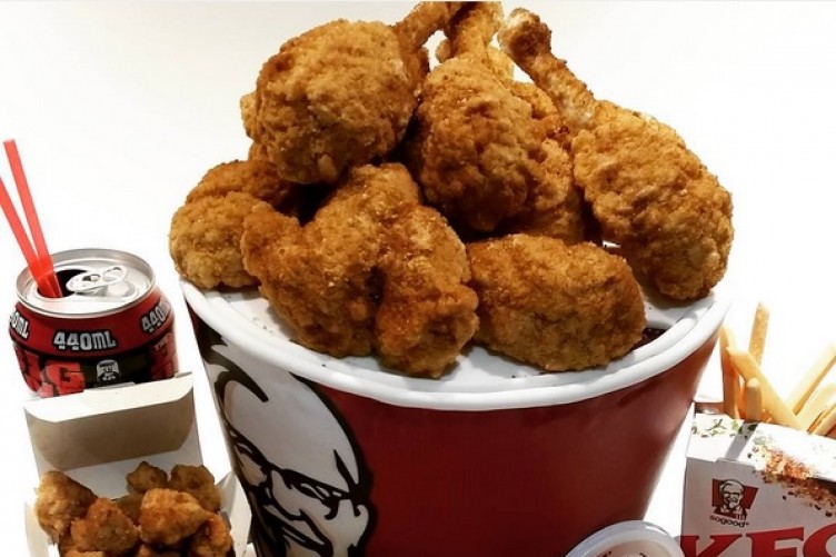 this delicious looking bucket of kfc is actually a birthday cake