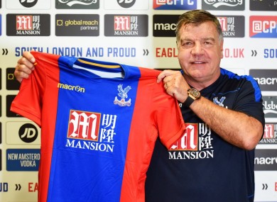 Allardyce with the Palace jersey.