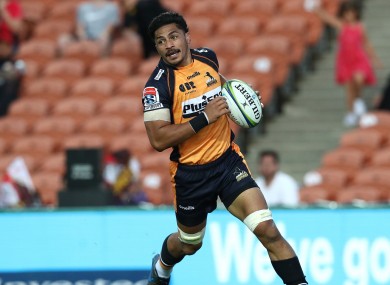 Pete Samu scores for the Brumbies