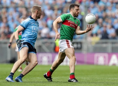 Mayo's Chris Barrett and Paul Mannion of Dublin.