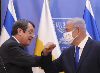 Cypriot President Nicos Anastasiades (left) and Israeli Prime Minister Benjamin Netanyahu attend a press conference after a meeting in Jerusalem yesterday.