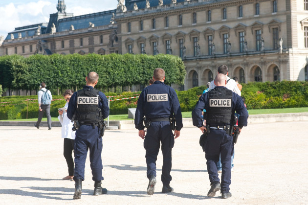 French police foil apparent bomb attack outside US bank in Paris