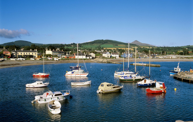 Sitdown Sunday: The Irish town inspiring countries to crackdown on phone use among kids