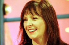 Máire Ní Bhraonáin, comhbhunaitheoir an mórbhanna Gaeltachta, Clannad, ar shlí na fírinne