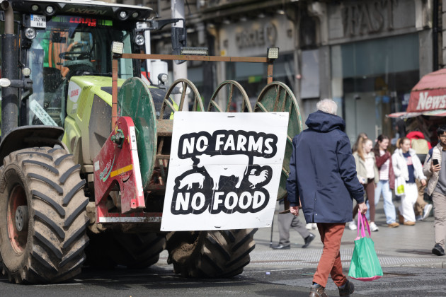 Do you think the government should meet with fuel protesters today?