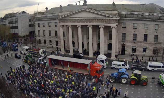 Sinn Féin and other politicians back fuel protest from makeshift stage outside GPO