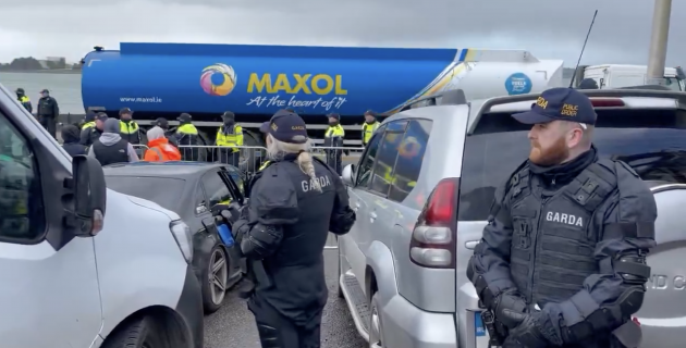 Fuel trucks leave Whitegate oil refinery in Co Cork after four-day blockade broken by gardaí
