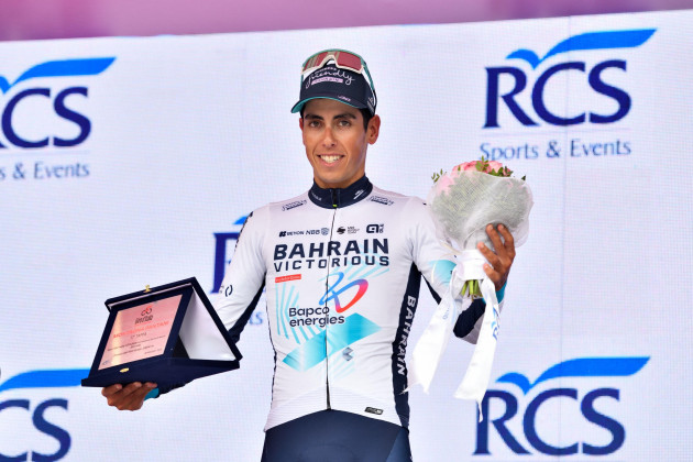 Eulalio seizes control of drenched Giro d'Italia