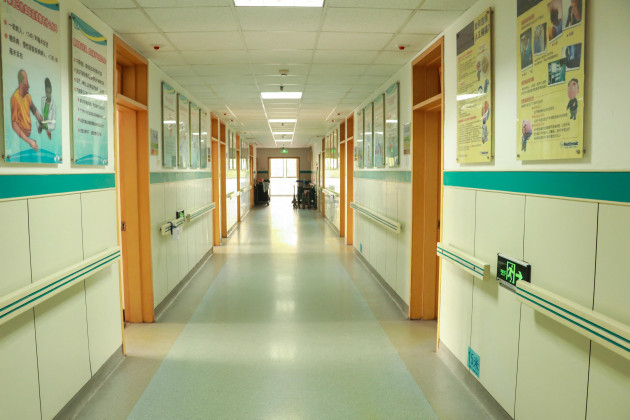 HSE to pause some recruitment as its overspend this year 'significantly worsens' to €250m
