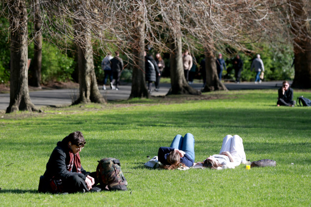 Top temps of 19 today with 'very warm or even hot weather' continuing into next week