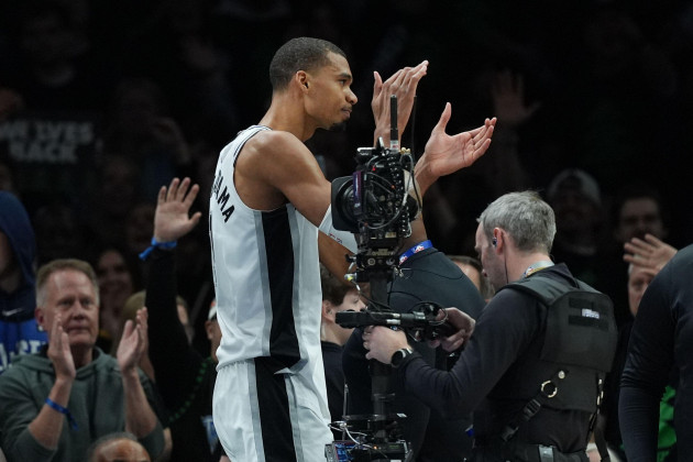 Spurs star Wembanyama ejected for elbowing opponent, Knicks progress to Conference finals
