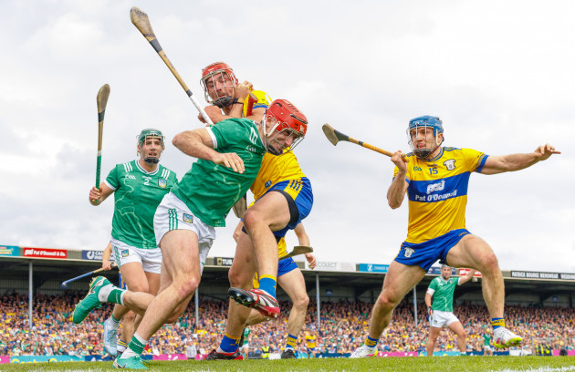 Limerick make a statement by hammering Clare 