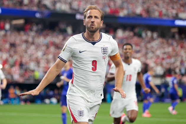 Harry Kane scores twice as England make winning start to World Cup bid
