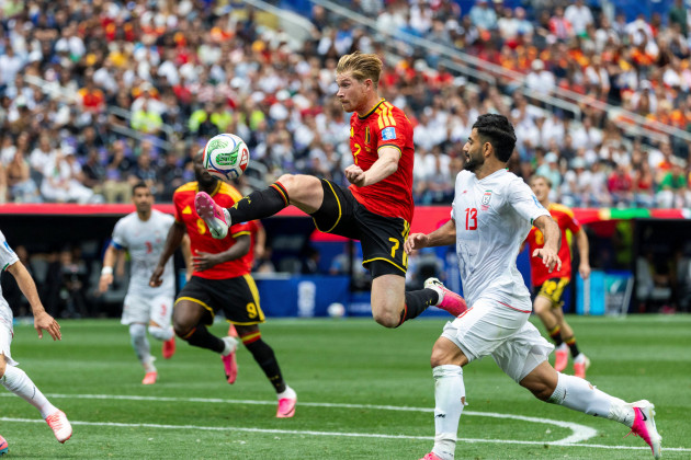 10-man Belgium held to scoreless draw by Iran