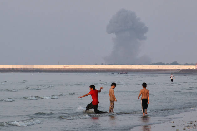 US ramps up airstrikes on Iran by hitting more bridges