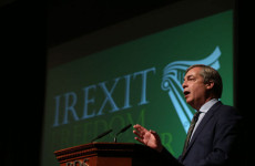 "Cosc ar theangacha ar nós Urdu agus Beangálais" atá á moladh ag Reform UK, ní cosc ar Ghaeilge