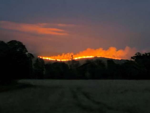 Fire crews continue to battle blaze at Slievenamon in Co Tipperary