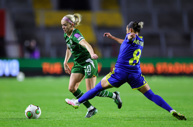 As it happened: Ireland crush Kazakhstan 12-0 on aggregate to reach World Cup play-off final Follow all the action as Carla Ward's side look to complete the job and book their place in a play-off final.